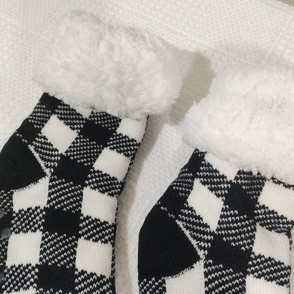 Winter Fleece Black White Plaid Non Skid Socks -I - Picture 5 of 6